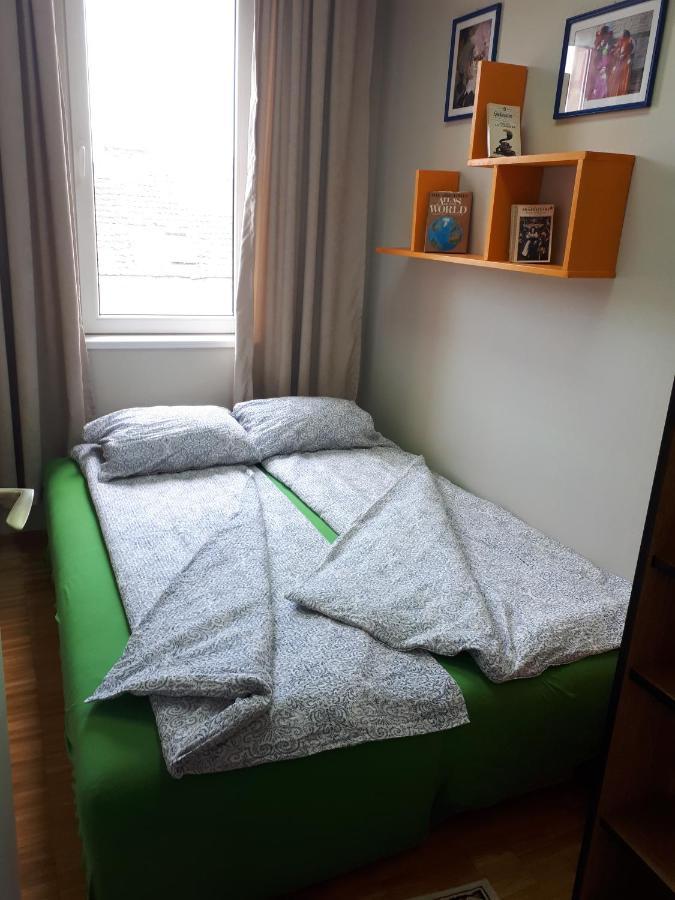 Apartamento Cozy Hikers Flat Belgrado Exterior foto